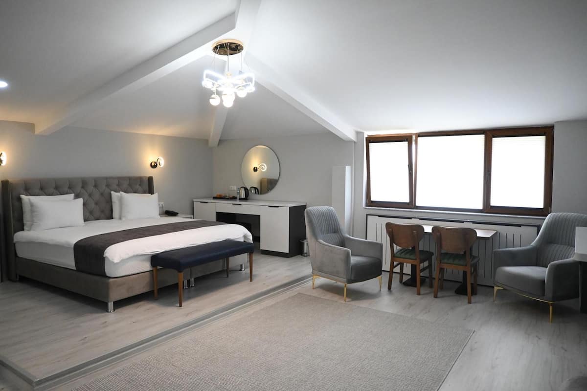 Suite – royal, balkong | Wi-fi (inkludert)
