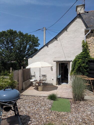 Small house in quiet village - Cosy cocoon cottage with garden
