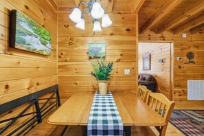 Hytte, flere senger, fjellutsikt (The Toasted Turkey) | Spiseområde