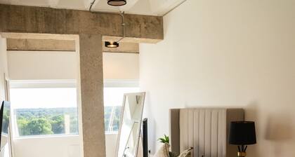 Station Noir Stylish 1-bed in Central MK