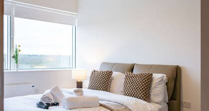 Station Elan Sleek 2-bed Apartment in Central MK