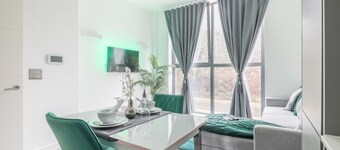 Entire Rental Unit in Linford Wood