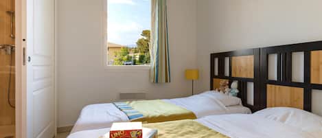 Apartment | 2 bedrooms, iron/ironing board, individually furnished