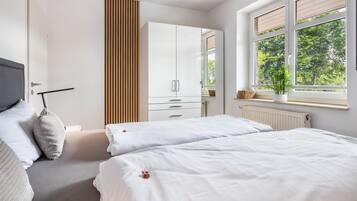 WiFi, bed sheets