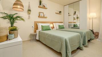 Iron/ironing board, WiFi, bed sheets