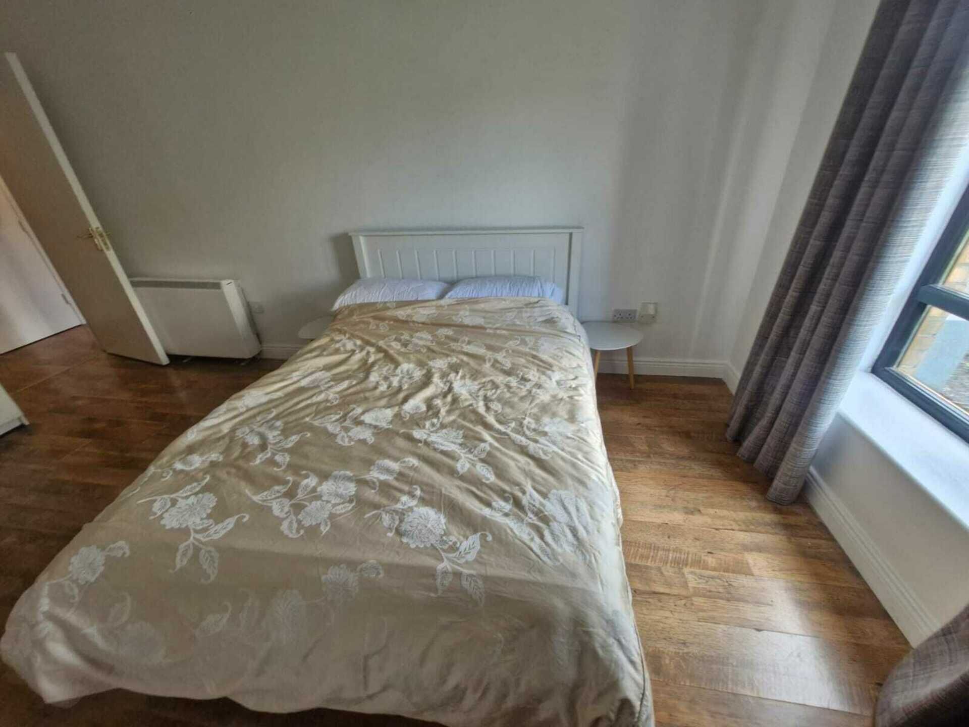2 bedrooms, iron/ironing board, Internet
