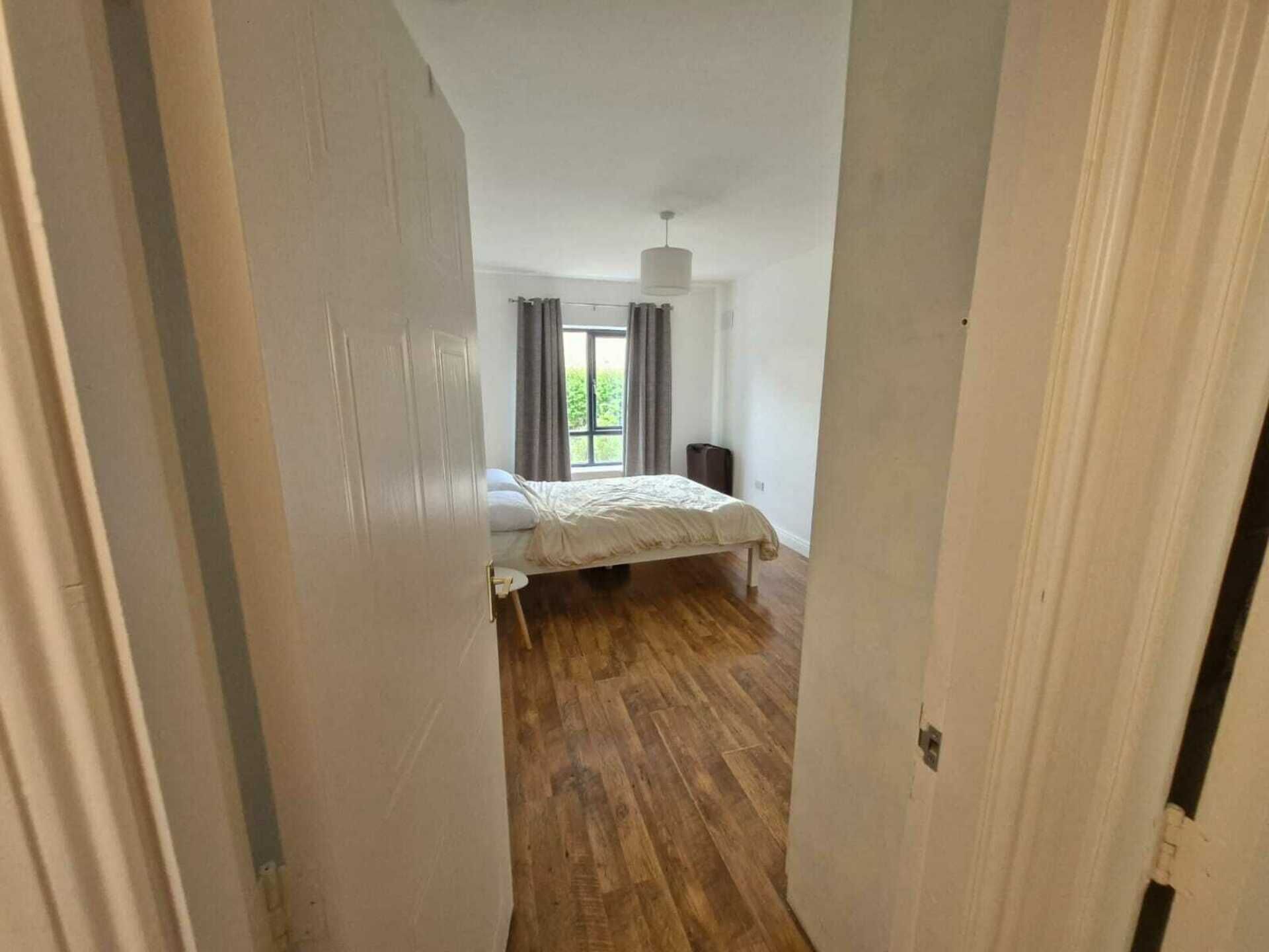 2 bedrooms, iron/ironing board, Internet