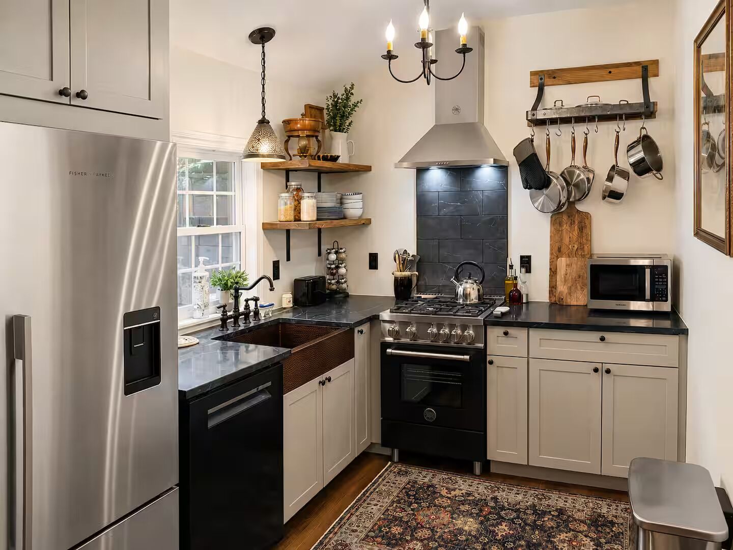 Superior Cottage, River View | Private kitchen