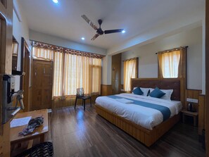Luxury Double Room, Balcony - Hotel Diwan Sach Pass Himalayan Brothers (Degrah)