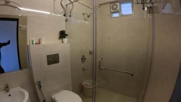 Habitación doble, vista a la montaña | Baño