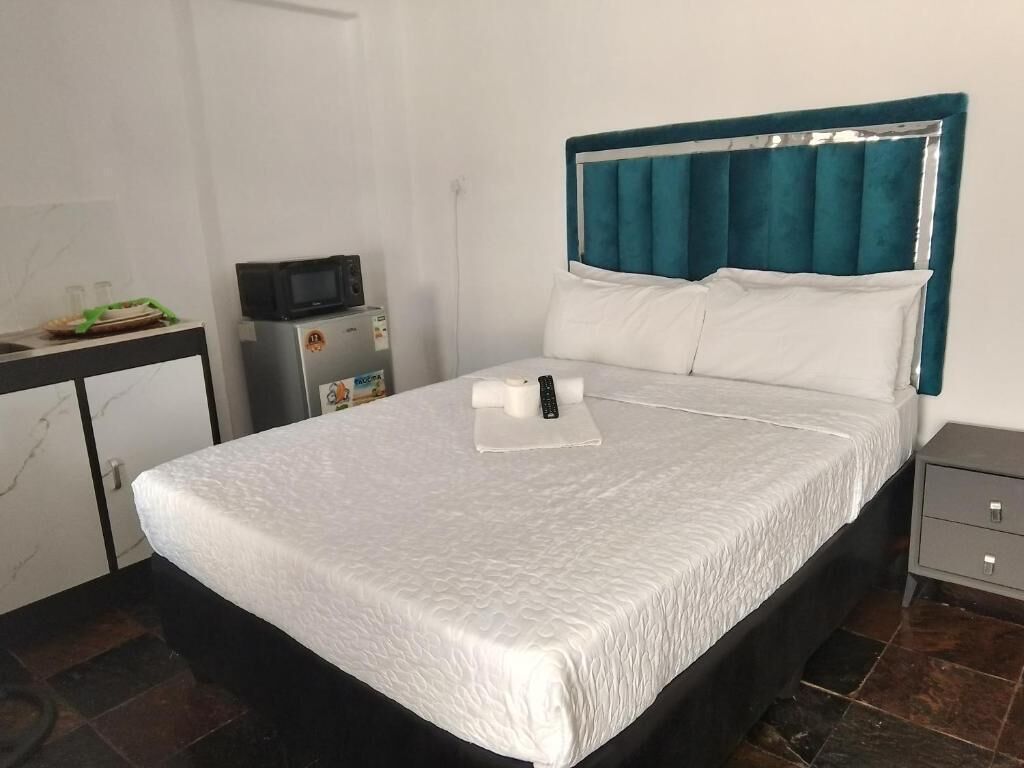 Economy-Doppelzimmer, 1 Doppelbett, eigenes Bad, Poolblick | Kostenloses WLAN