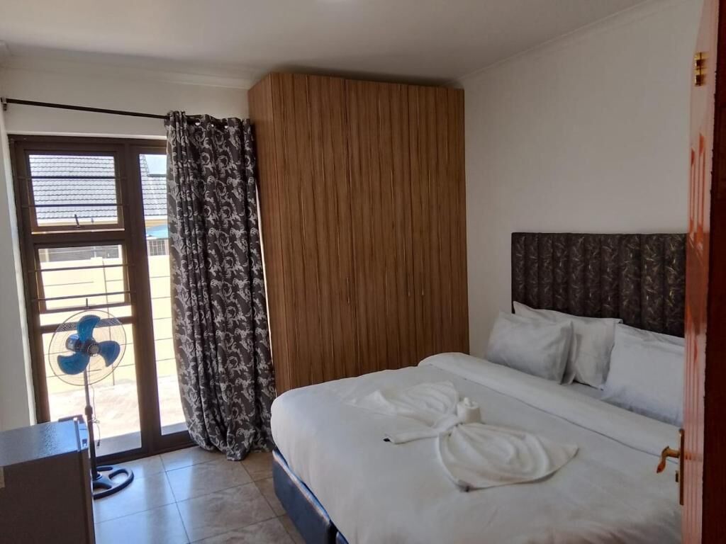 Basic-Zimmer, 1 King-Bett, Gemeinschaftsbad, Gartenblick | Kostenloses WLAN