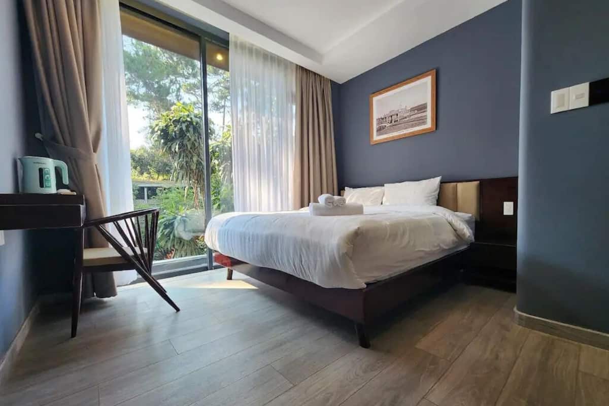 Desk, blackout curtains, iron/ironing board, free WiFi