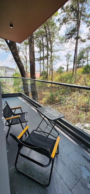 Luxury Suite, Balcony, Garden View | Desk, blackout curtains, iron/ironing board, free WiFi - HAKU Boutique Hotel Da Lat - Ly Tu Trong (Da Lat)