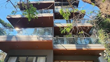 Bagian depan properti