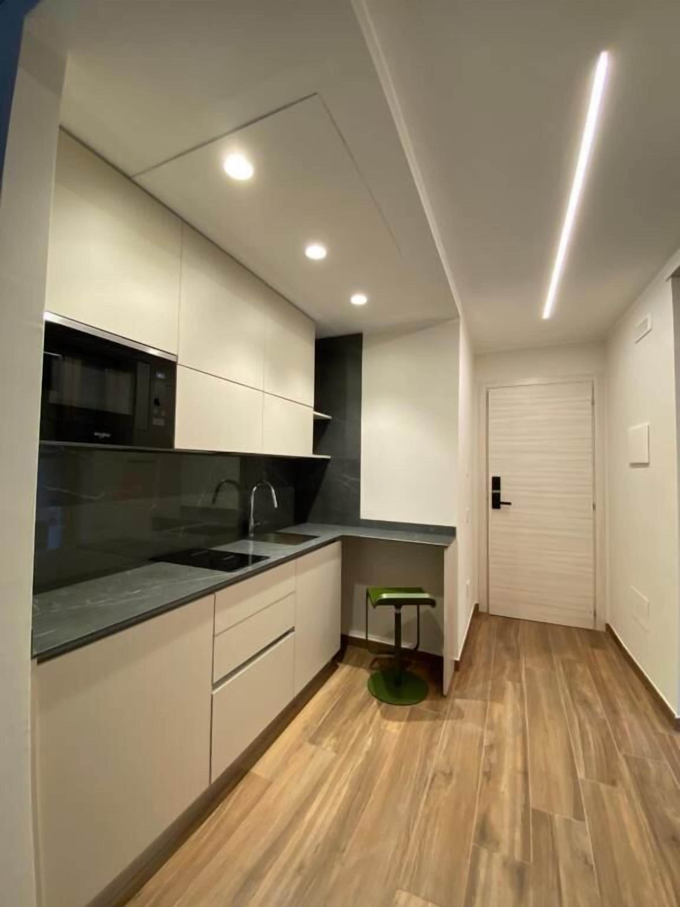 Junior-Suite, Balkon, Blick auf den Innenhof | Eigene Küche