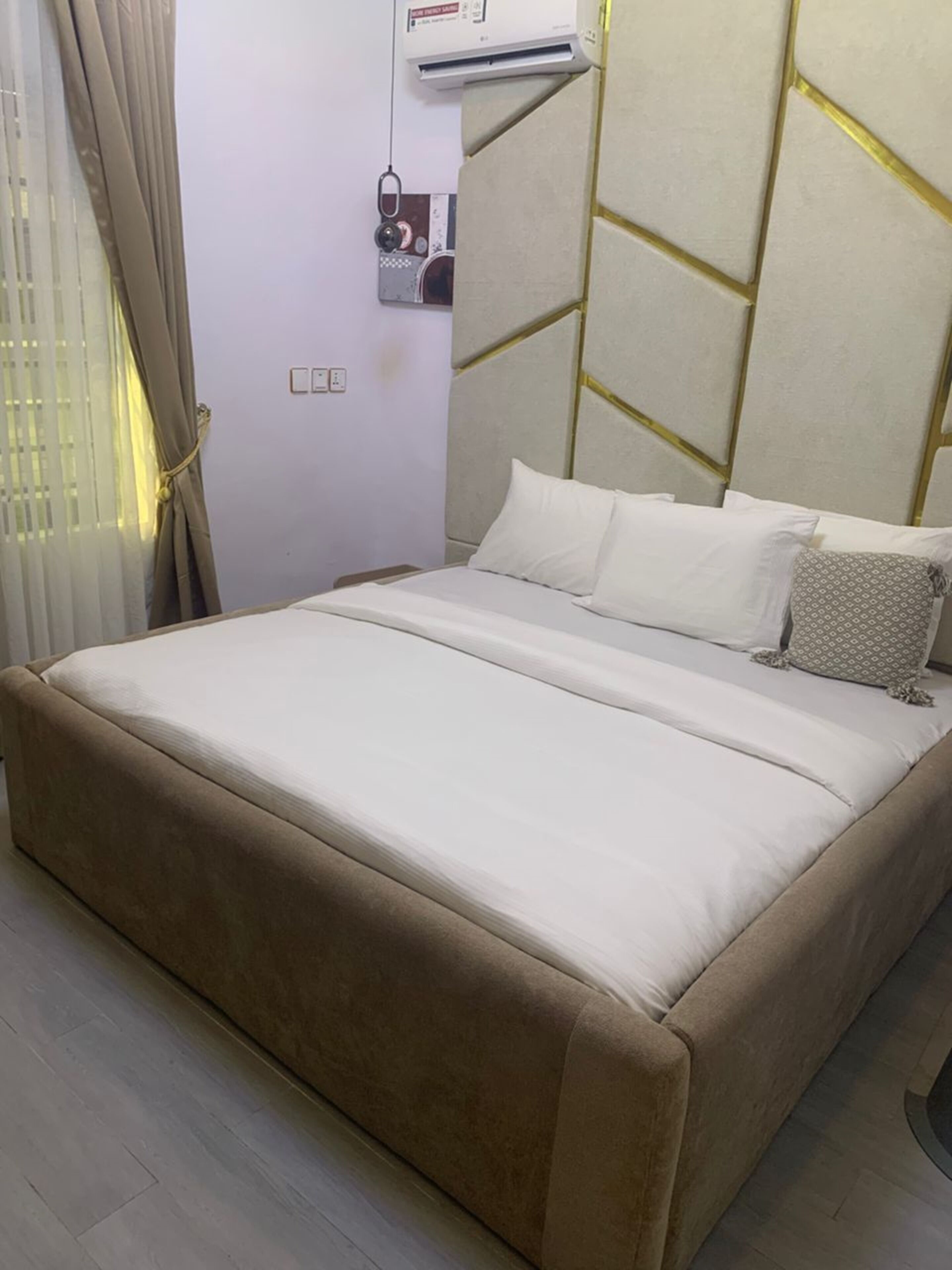 Standard Apartment | Desk, laptop workspace, blackout curtains, soundproofing