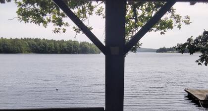 25 m² cottage right on the water; pets allowed