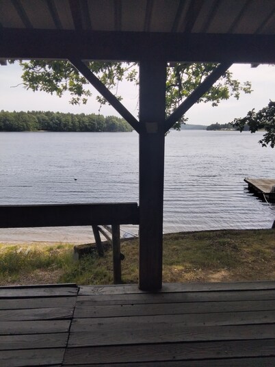 25 m² cottage right on the water; pets allowed
