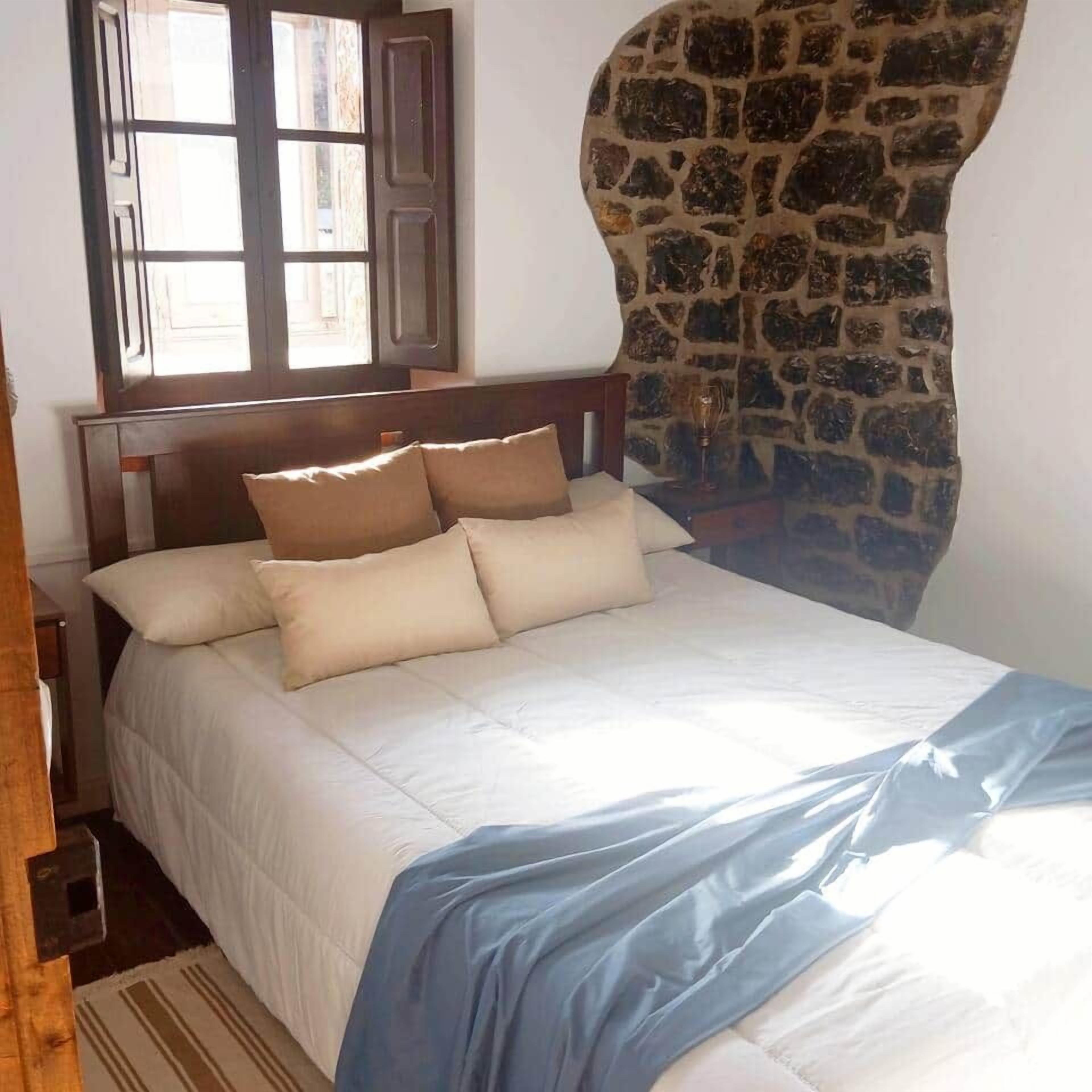 4 bedrooms, WiFi, bed sheets