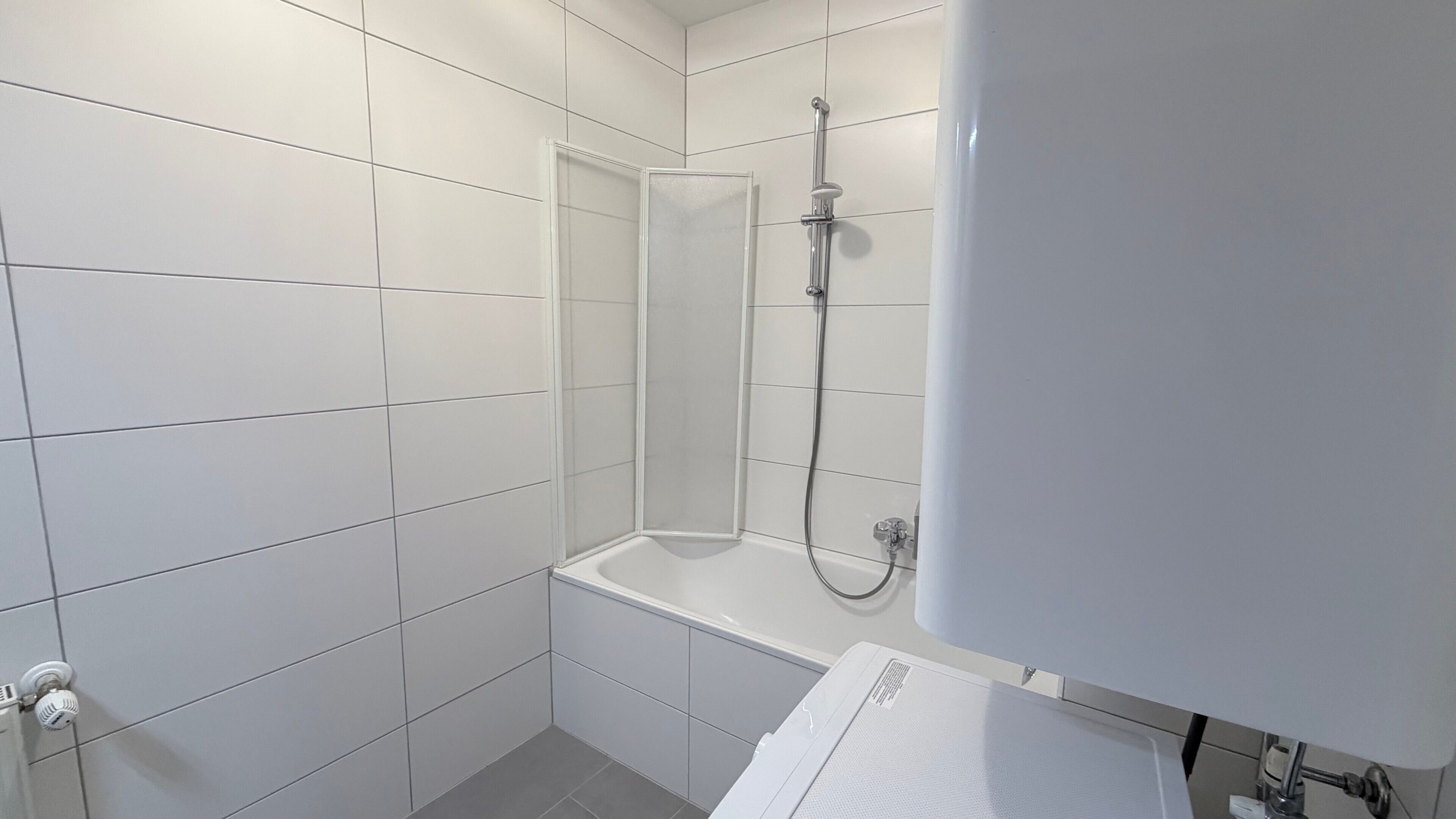 Shower, towels