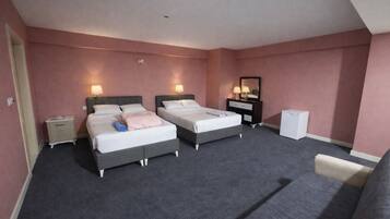 Familien-Dreibettzimmer, Raucher | Kostenloses WLAN