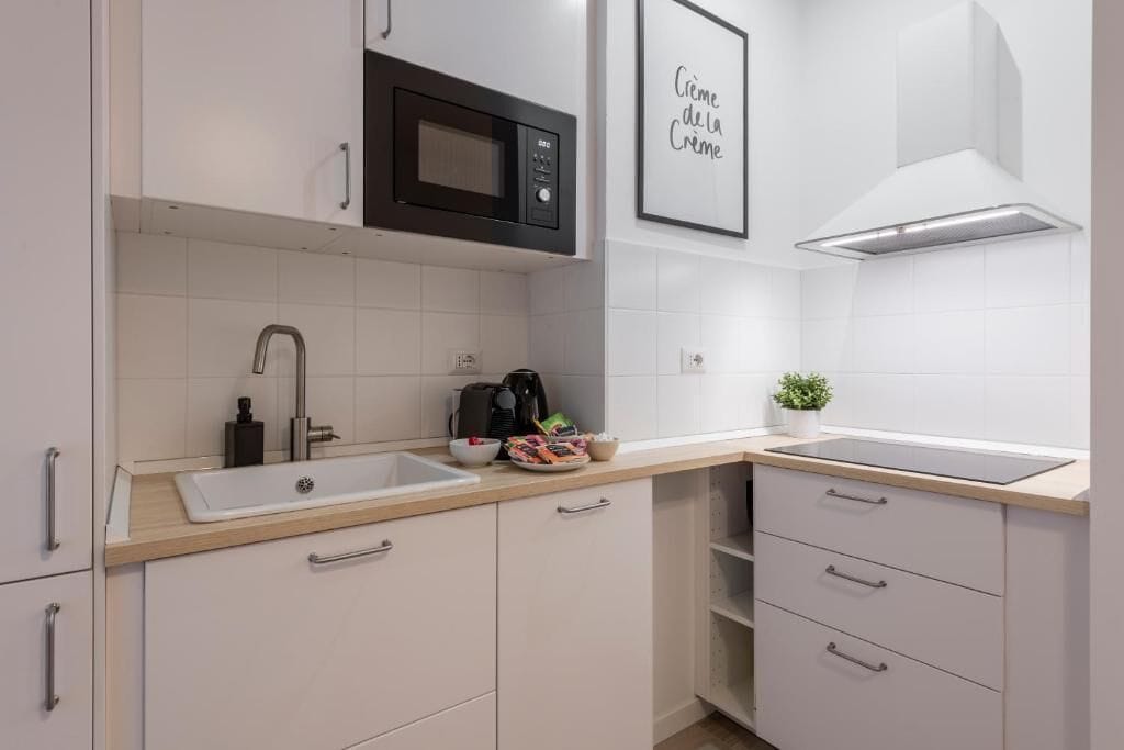 Apartment, 2 Bedrooms, Balcony, Courtyard View | Private kitchen