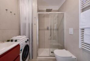 Bathroom - Caracciolo, 28 - Ampio per 5, ottima posizione  (Milano)