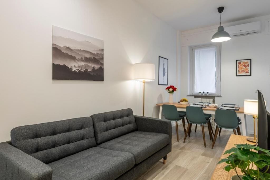 Apartment, 2 Bedrooms, Balcony, Courtyard View | Living area