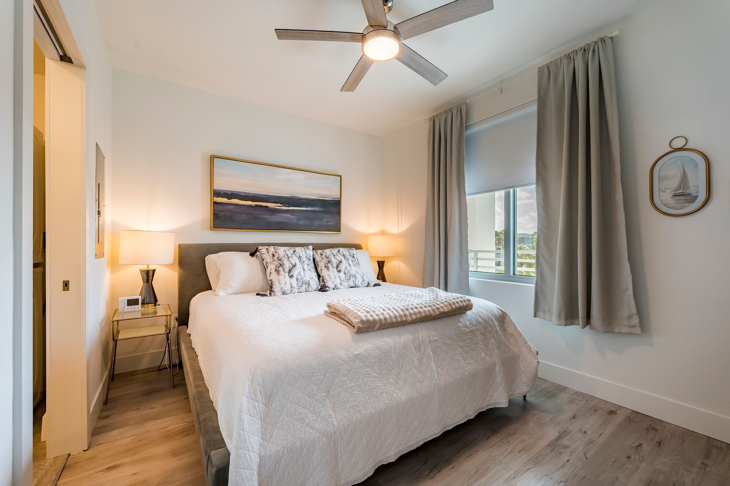 Modern Bayfront Condo With Pool & Balcony View - Sarasota, FL