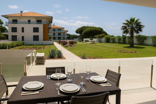 Luxury ground floor apartment, sleeps 6, excellent position in a quiet location