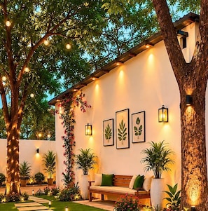 Deluxe Bungalow, Garden View | Beach