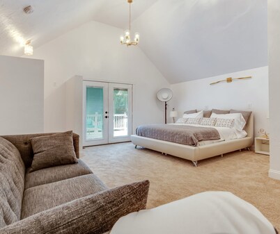 Elegant dream house with access to the beach and spectacular sunsets