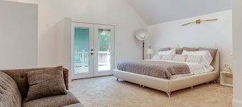 Elegant dream house with access to the beach and spectacular sunsets