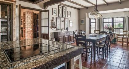 Villa 'Encanto' with Sea Views, Private Pool, and Wi-Fi