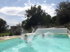 Pool - Bed and Breakfast 'Papillon' with Shared Pool, Shared Garden and Wi-Fi (Hauterives)