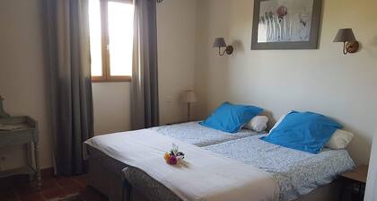 Bed & Breakfast 'Chevreuil' mit Gemeinschaftspool, Garten & WLAN