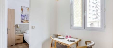 Apartment | Dining