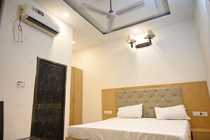 Desk, laptop workspace, free WiFi - Hotel SV Near Noida Metro Station 52 (Hosiyarpur JJ Colony sector  Noida)