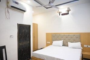 Desk, laptop workspace, free WiFi - Hotel SV Near Noida Metro Station 52 (Hosiyarpur JJ Colony sector  Noida)