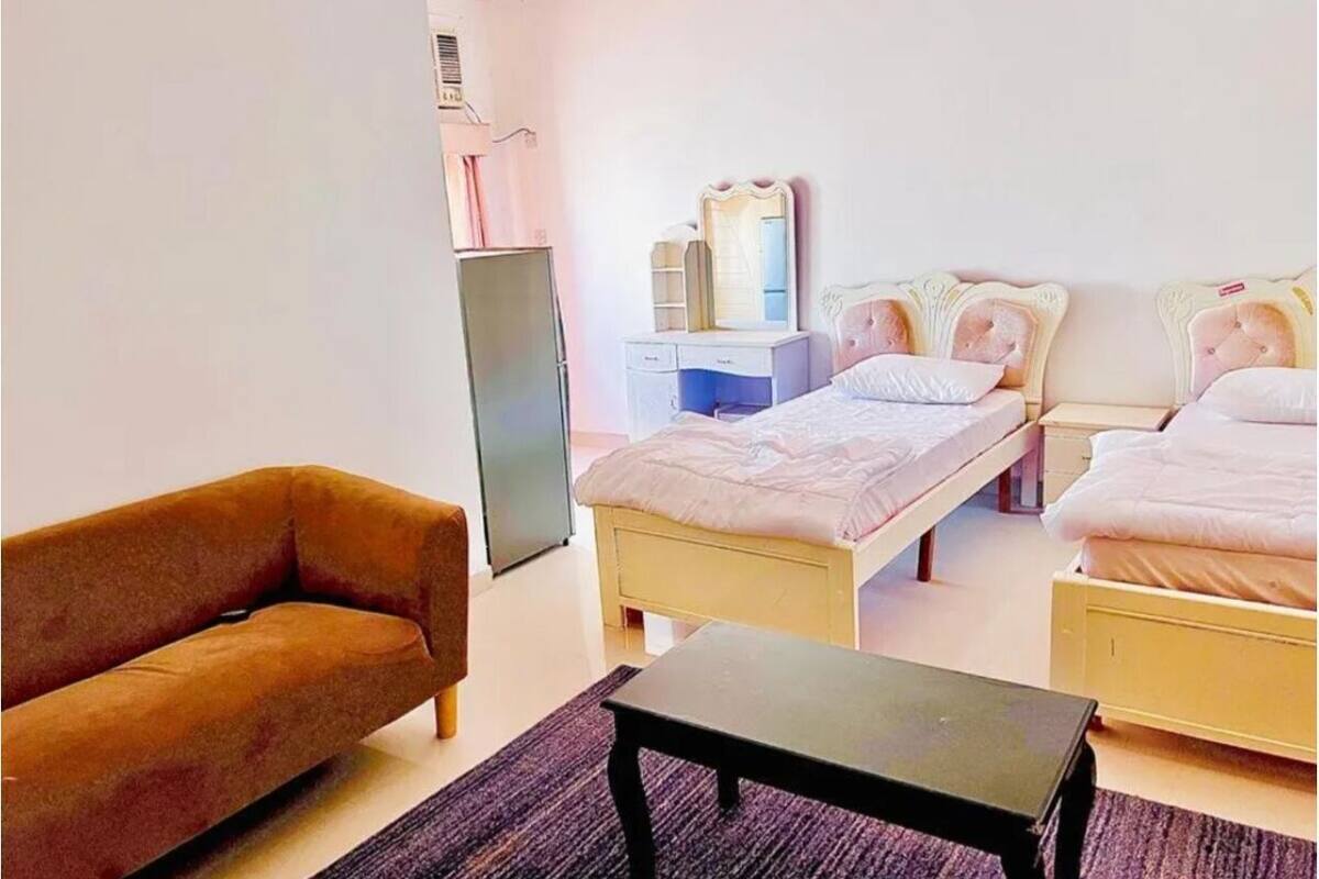 Căn hộ dành cho gia đình | Két bảo mật tại phòng, khu vực làm việc phù hợp cho laptop