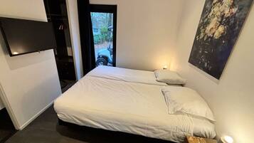 3 bedrooms, individually furnished