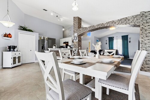 3BR Villa with Pool Spa and Games Room