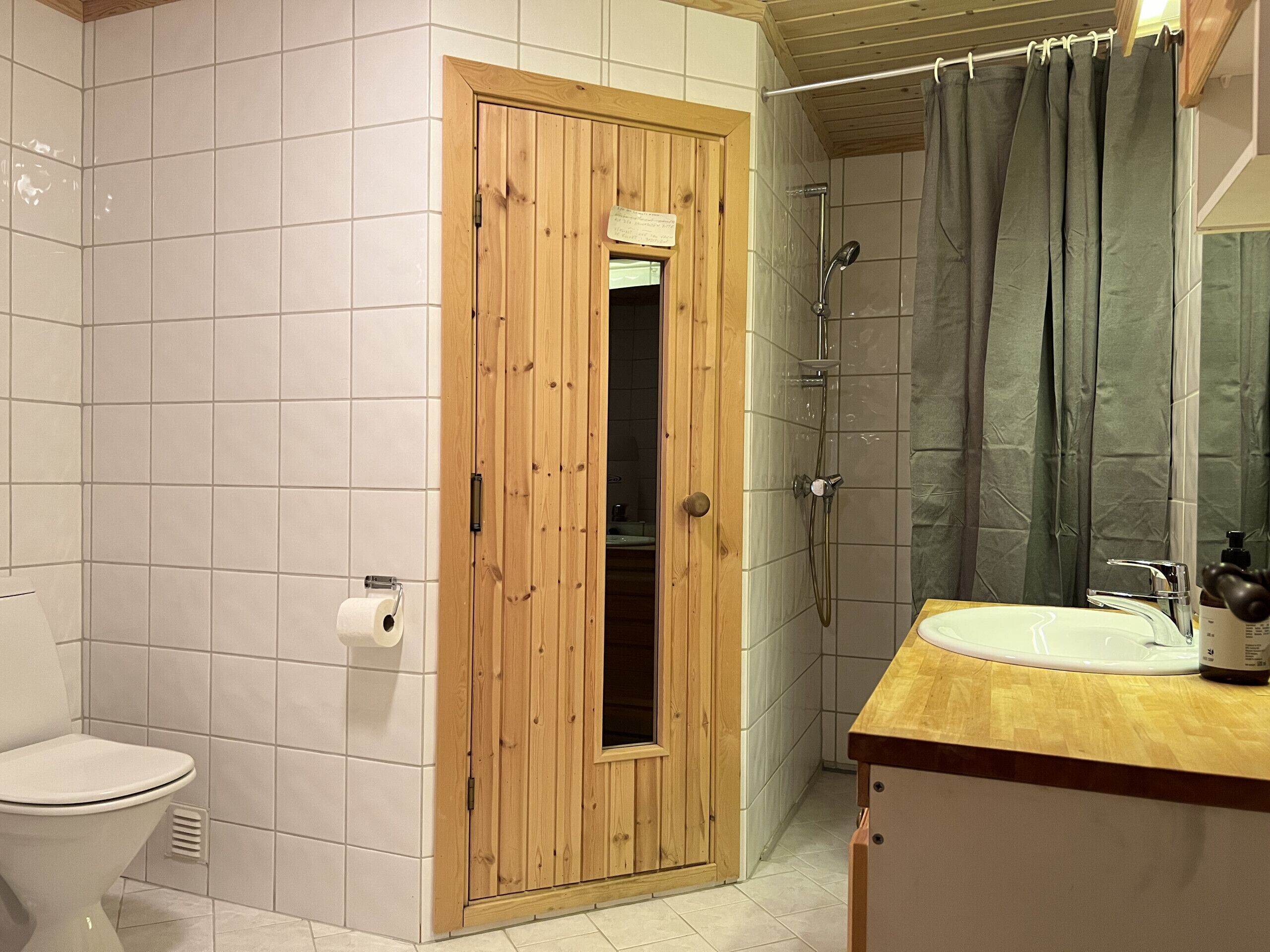 Een douche, handdoeken