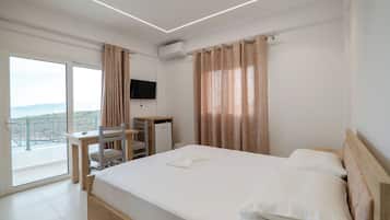 Classic-Doppelzimmer, Meerblick | Individuell dekoriert, Schreibtisch, kostenloses WLAN