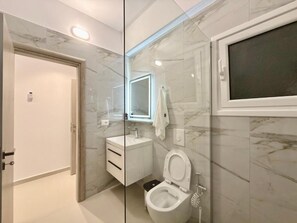 Bathroom - Villa Aqualis (Saranda)