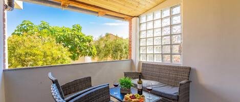 Standard-Haus, 2 Schlafzimmer, Mikrowelle, Bergseite (Summer Breeze Dominique 2BR Island) | Unterkunftsgelände