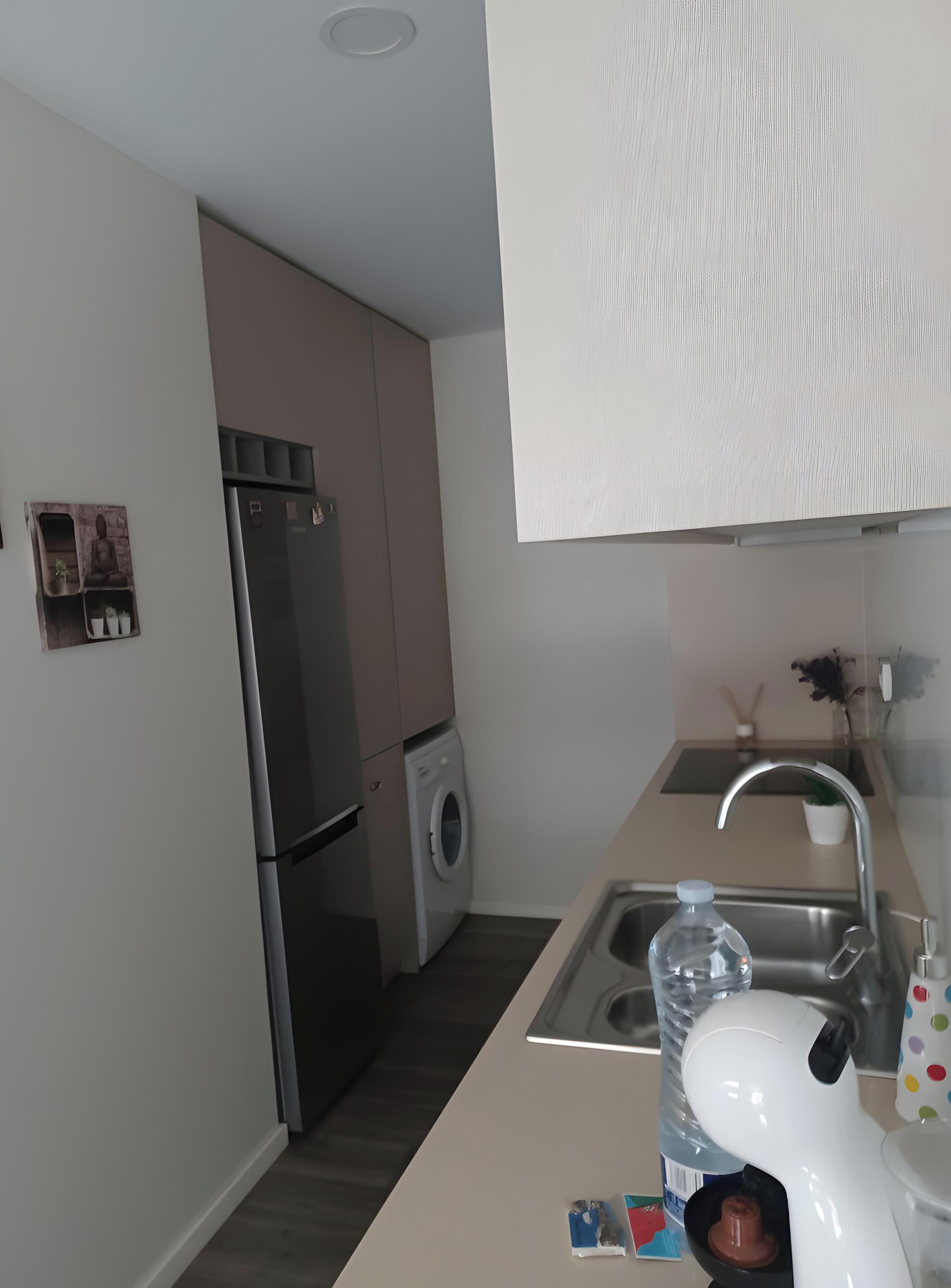 Geladeira, micro-ondas, fogão, cooktop