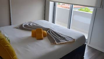 Ferros/tábuas de passar roupa, Wi-Fi, roupa de cama