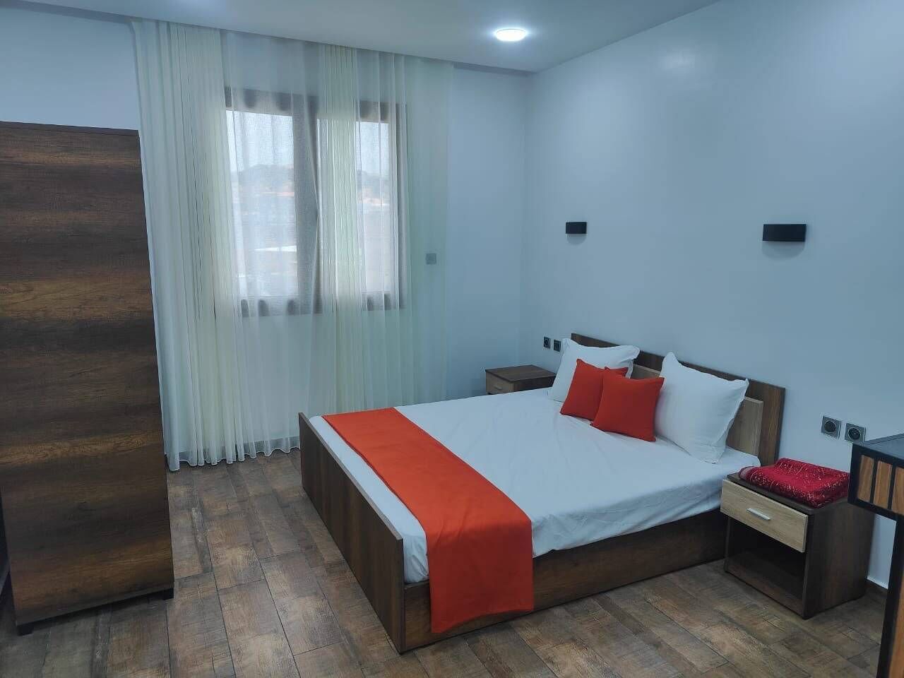 1 bedroom, internet, bed sheets